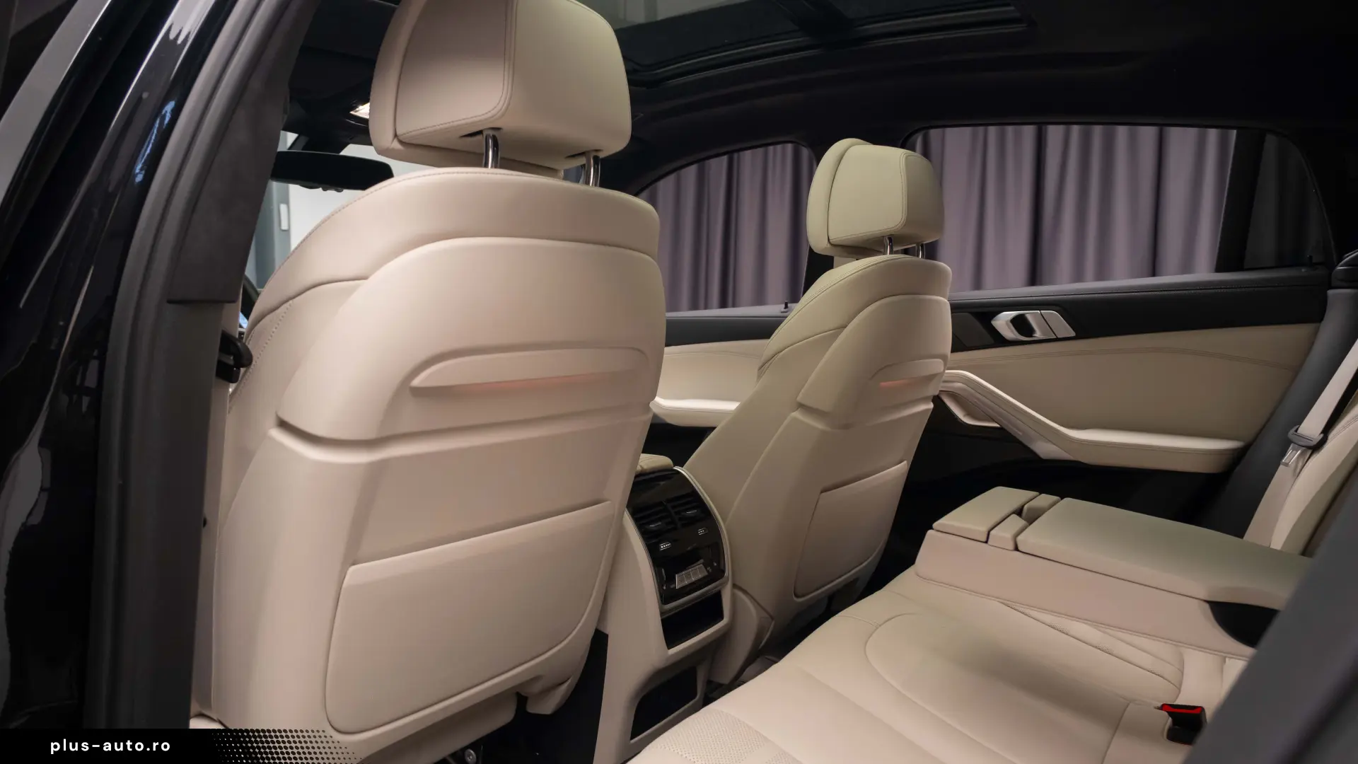 BMW X6 M50i