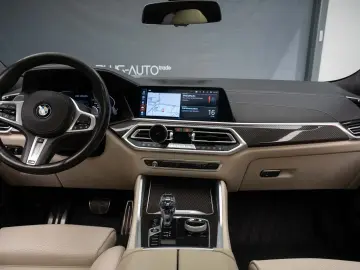 BMW X6 M50i