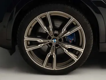 BMW X6 M50i
