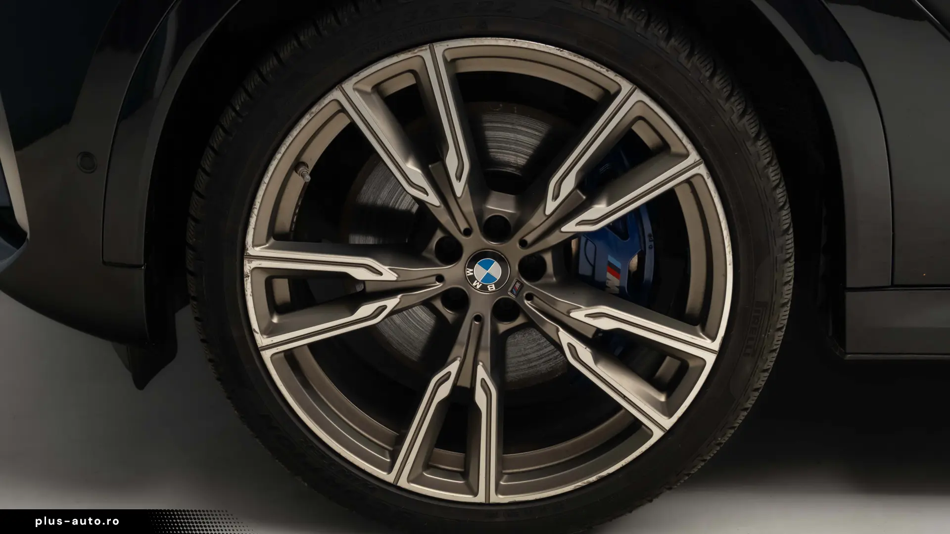 BMW X6 M50i