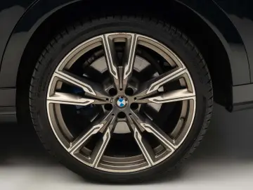 BMW X6 M50i