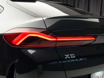 BMW X6 M50i