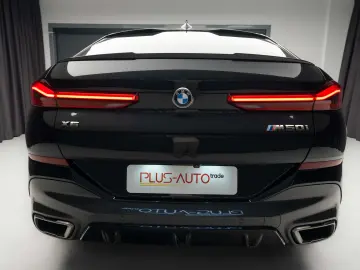 BMW X6 M50i
