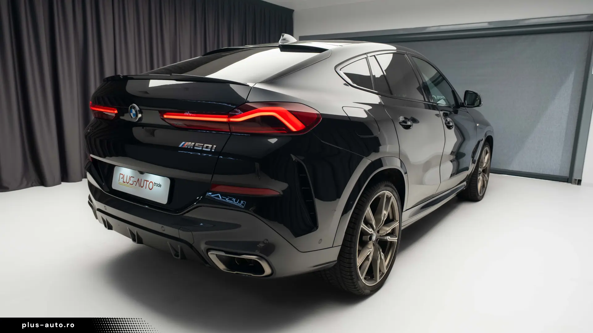 BMW X6 M50i