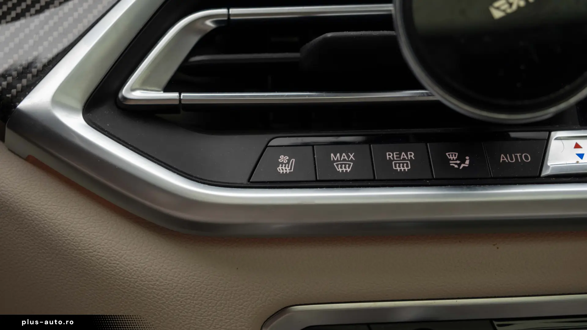 BMW X6 M50i