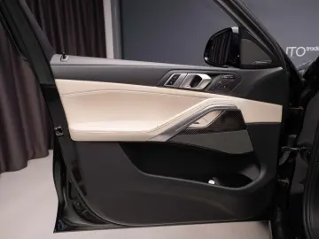 BMW X6 M50i