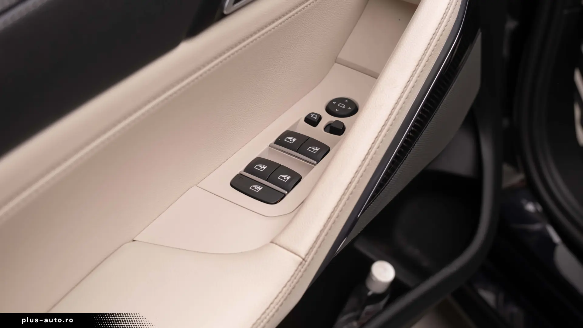 BMW X6 M50i