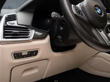 BMW X6 M50i