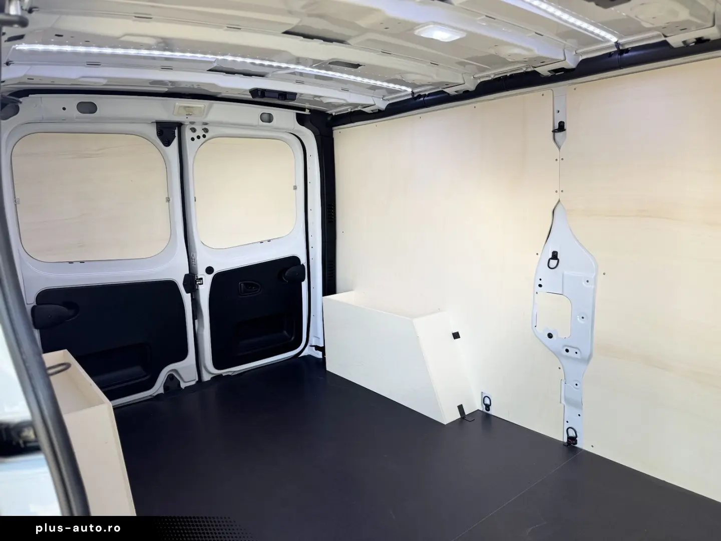 RENAULT Trafic Komfort L2H1 3 1t dCi 150PS LED KLIMA TP