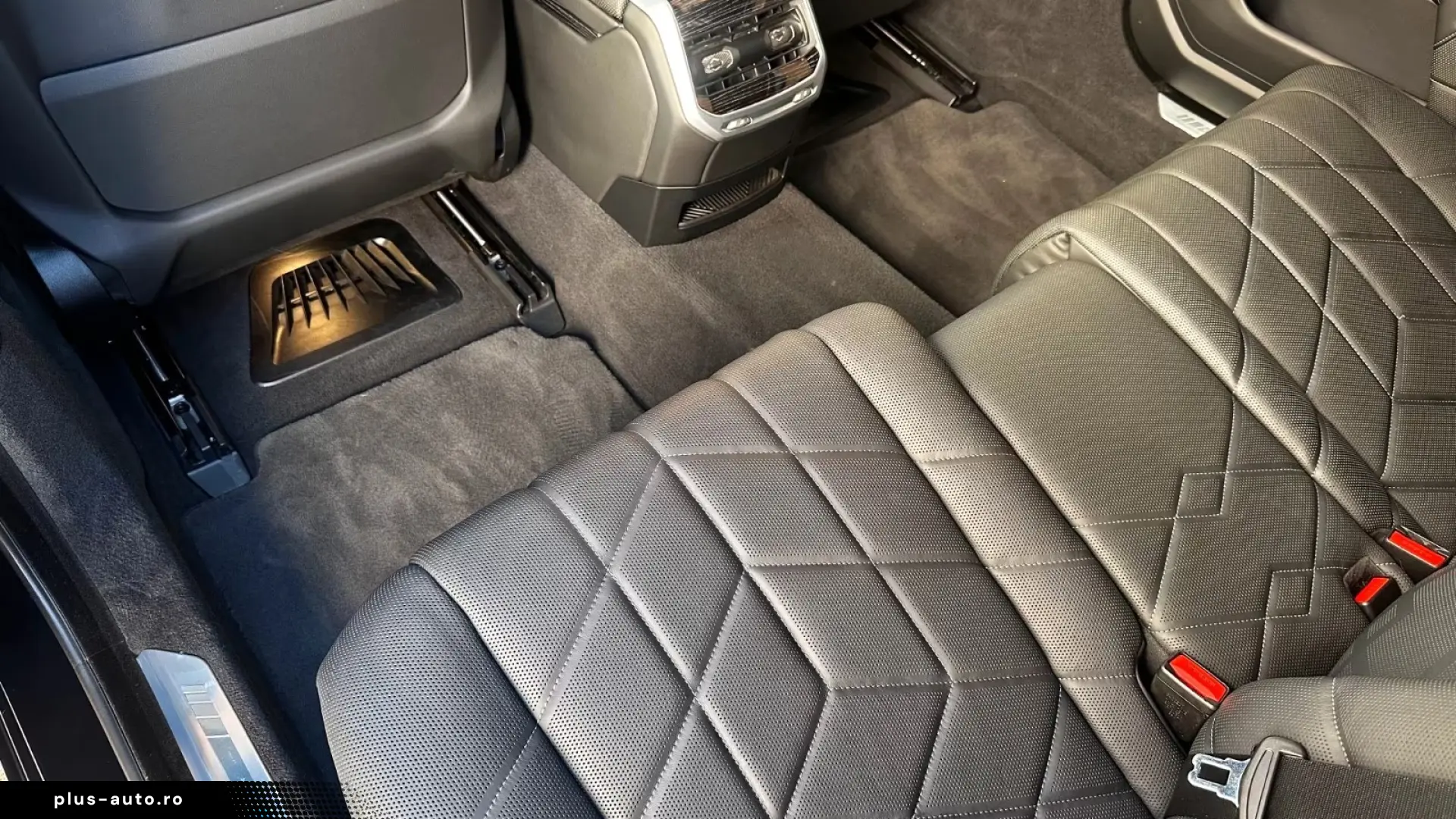 BMW 750e xDrive M TV Sky-Lounge Masaj Executive