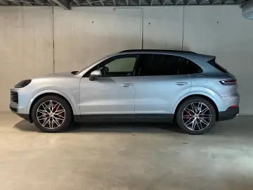 PORSCHE Cayenne S E-Hybrid  Hinterachslenkung  InnoDrive
