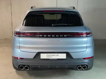 PORSCHE Cayenne S E-Hybrid  Hinterachslenkung  InnoDrive