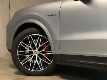 PORSCHE Cayenne S E-Hybrid  Hinterachslenkung  InnoDrive