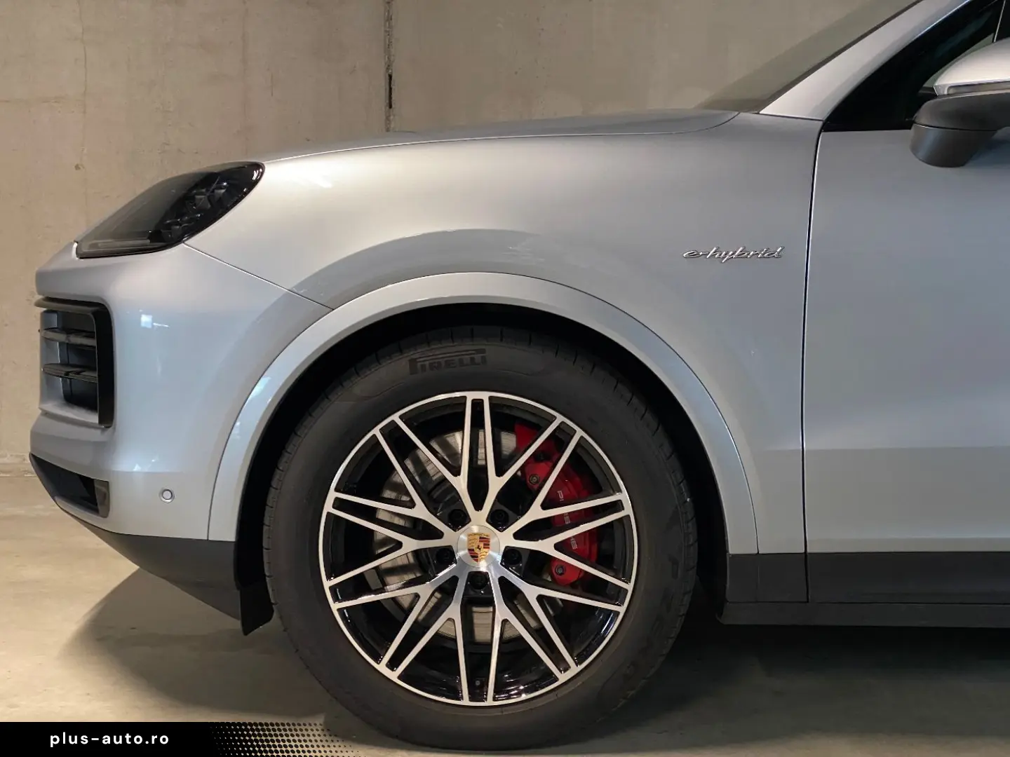 PORSCHE Cayenne S E-Hybrid  Hinterachslenkung  InnoDrive