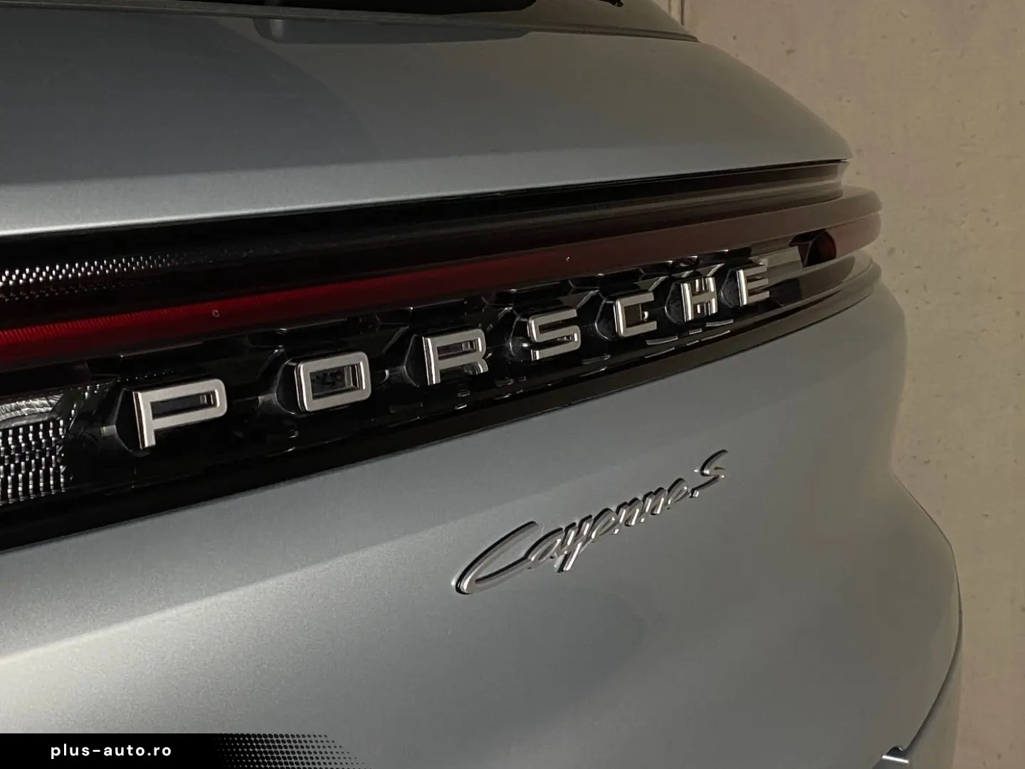 PORSCHE Cayenne S E-Hybrid  Hinterachslenkung  InnoDrive
