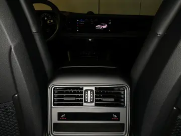 PORSCHE Cayenne S E-Hybrid  Hinterachslenkung  InnoDrive