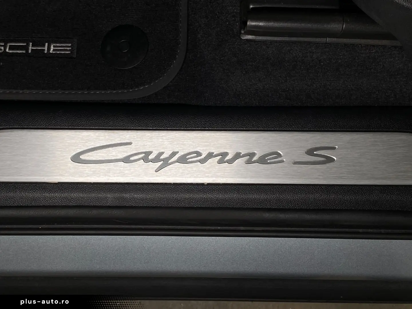 PORSCHE Cayenne S E-Hybrid  Hinterachslenkung  InnoDrive