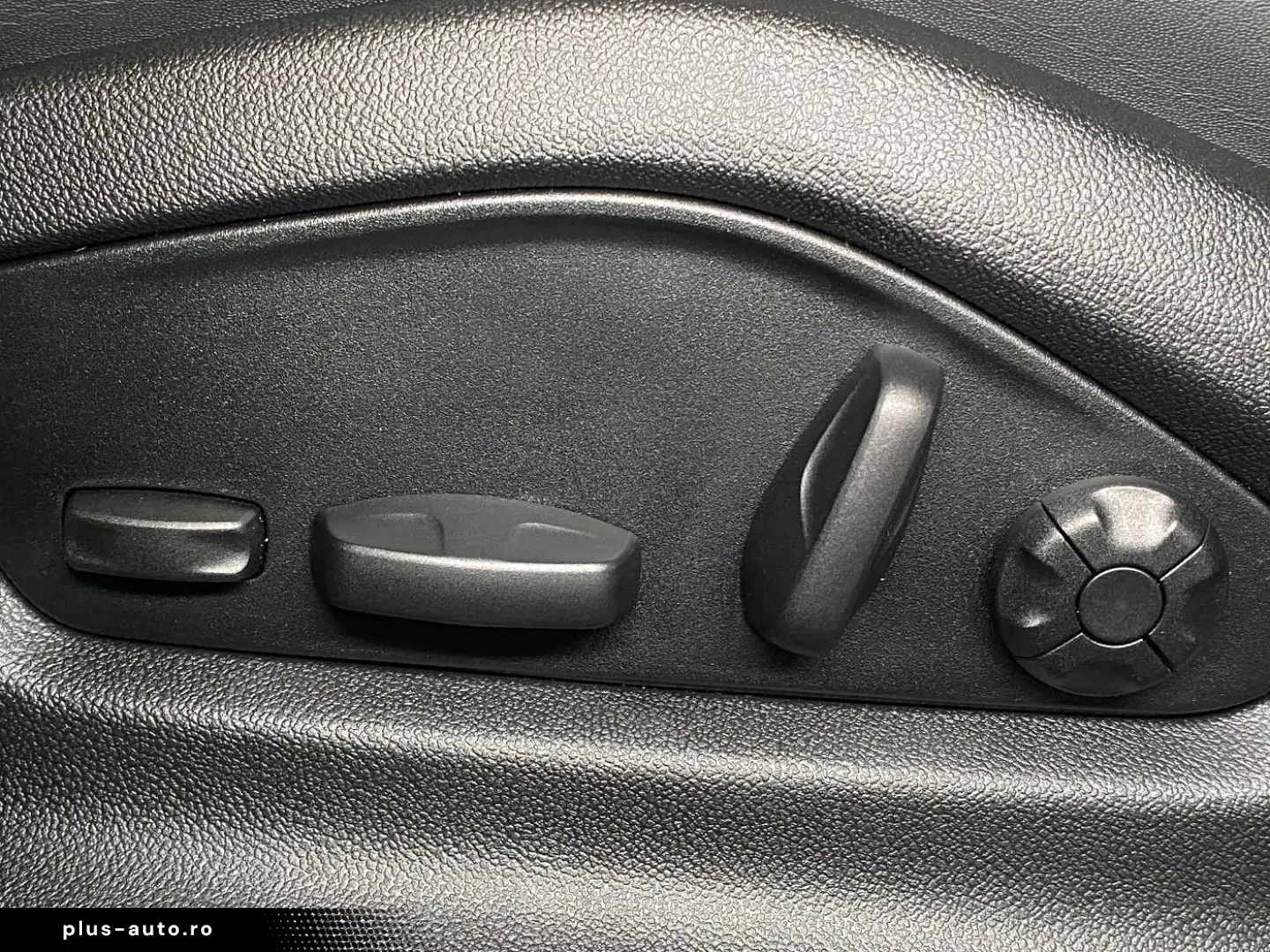 PORSCHE Cayenne S E-Hybrid  Hinterachslenkung  InnoDrive