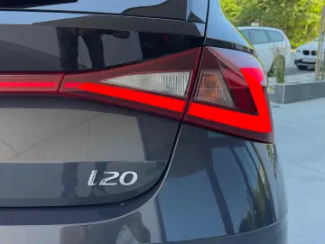 Hyundai i20 1.2 L 84CP 5DR LED Line