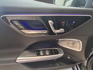 MERCEDES-BENZ C 300 de 4M Avantgarde Premium Plus AH…