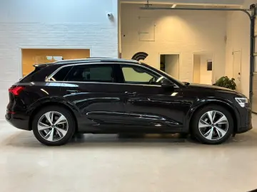 AUDI Q8 e-tron 55 quattro S line ACC TRAILER PANO MEM
