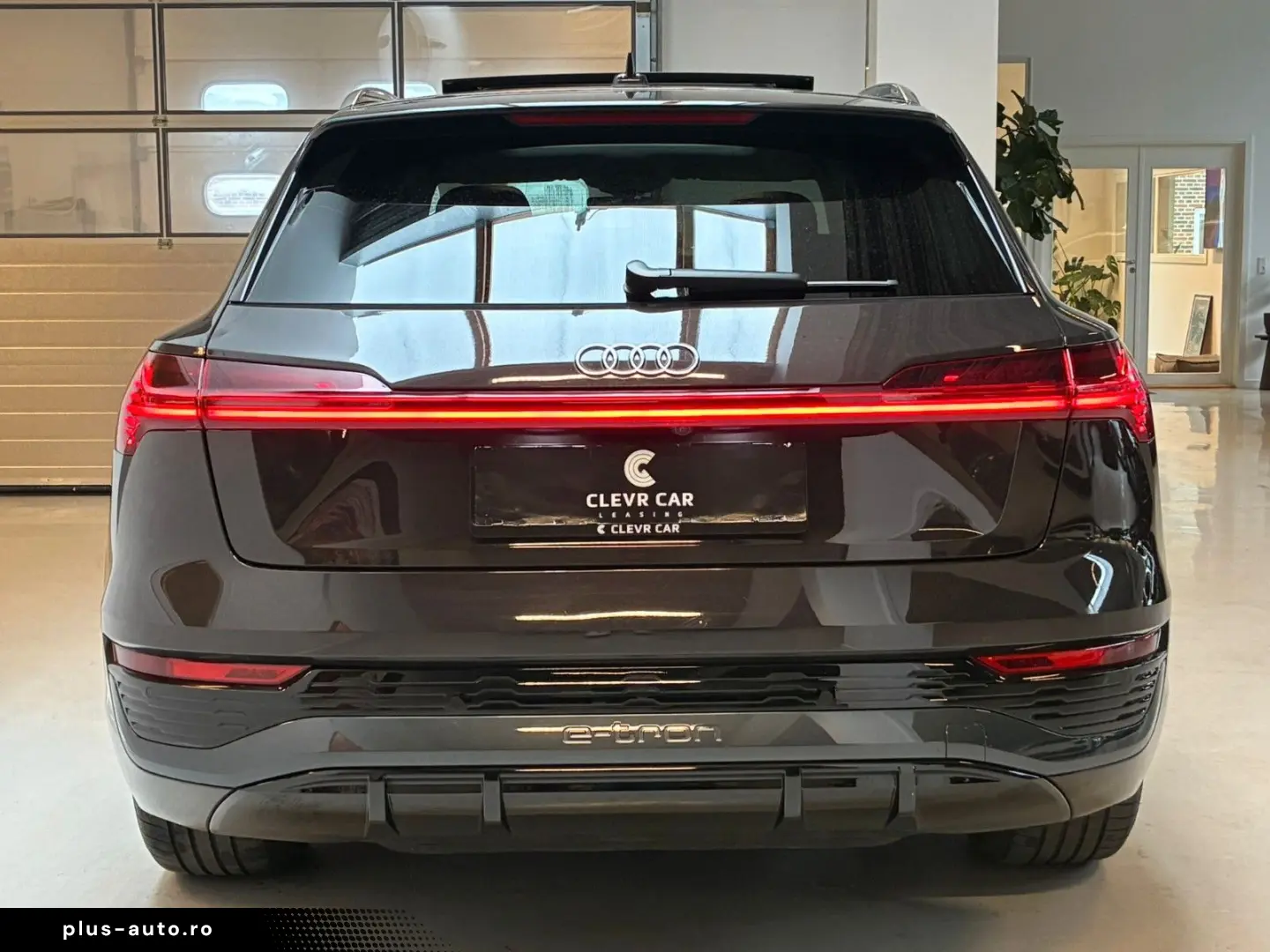 AUDI Q8 e-tron 55 quattro S line ACC TRAILER PANO MEM