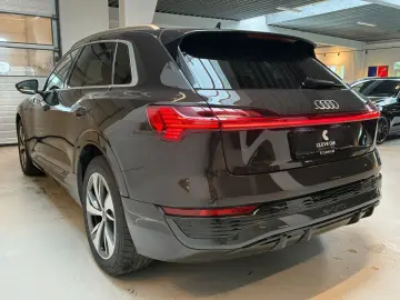 AUDI Q8 e-tron 55 quattro S line ACC TRAILER PANO MEM