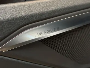 AUDI Q8 e-tron 55 quattro S line ACC TRAILER PANO MEM