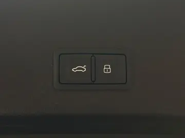 AUDI Q8 e-tron 55 quattro S line ACC TRAILER PANO MEM