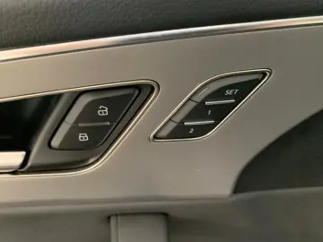 AUDI Q8 quattro S-Line ACC VIRTUAL 360 KAM AHK