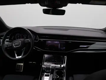 AUDI Q8 S-Line select 45 TDI quattro   Standh  Pano
