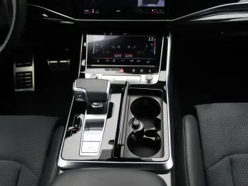 AUDI Q8 S-Line select 45 TDI quattro   Standh  Pano