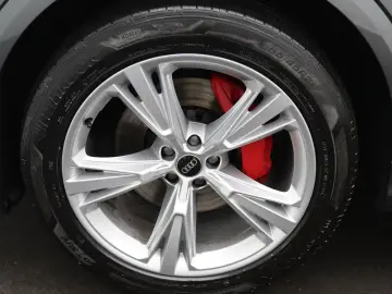 AUDI Q8 S-Line select 45 TDI quattro   Standh  Pano