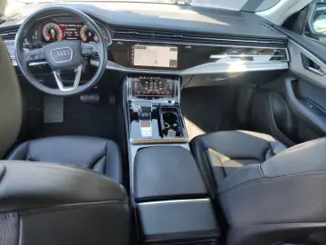 AUDI Q8 55 TFSI q. Tiptr.  ACC  Ambiente Plus  Memory