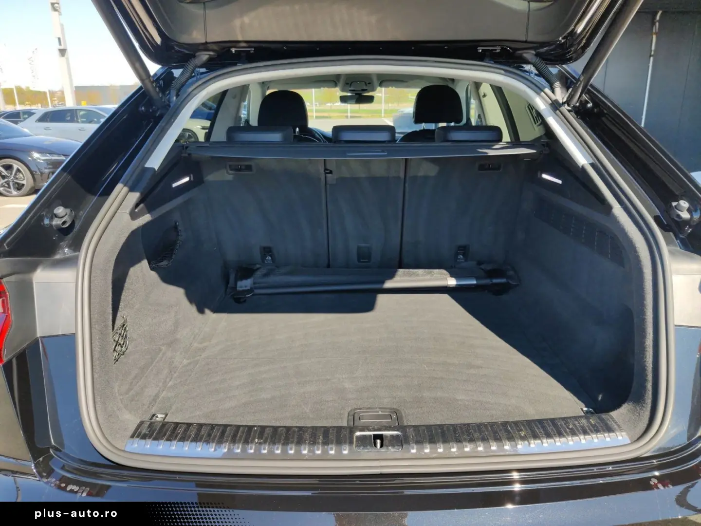 AUDI Q8 55 TFSI q. Tiptr.  ACC  Ambiente Plus  Memory