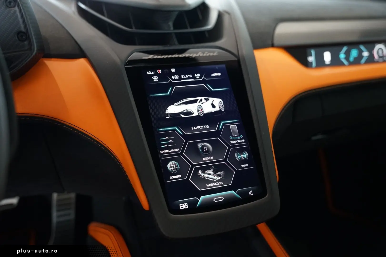 LAMBORGHINI Revuelto
