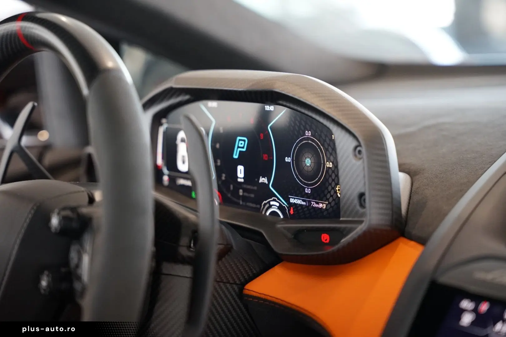 LAMBORGHINI Revuelto