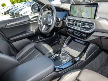 BMW X4 xDrive30d M Sport PANO ACC AHK RFK NAVI LED