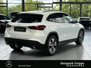 MERCEDES-BENZ GLA 220 d 4M Progressive MultiBeam AHK…