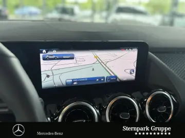 MERCEDES-BENZ GLA 220 d 4M Progressive MultiBeam AHK…