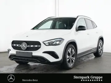 MERCEDES-BENZ GLA 220 d 4M Progressive MultiBeam AHK…