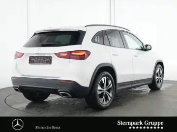 MERCEDES-BENZ GLA 220 d 4M Progressive MultiBeam AHK…