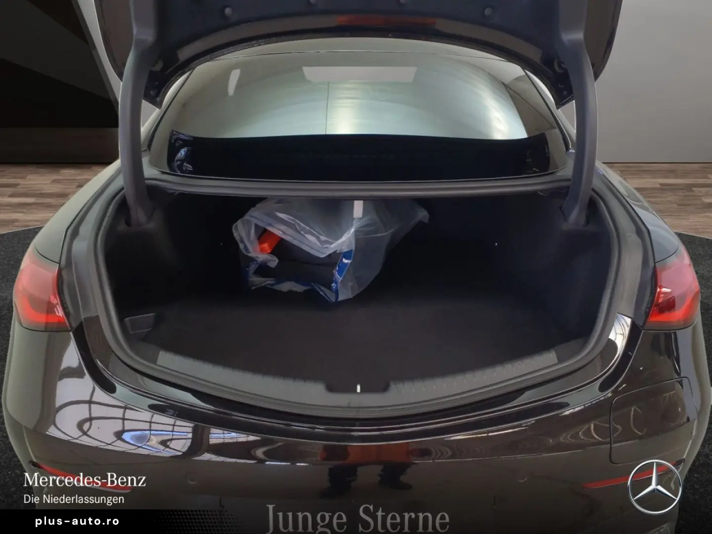 MERCEDES-BENZ CLE 300 e AMG PREMIUM  Pano Digital Burm3D HUD