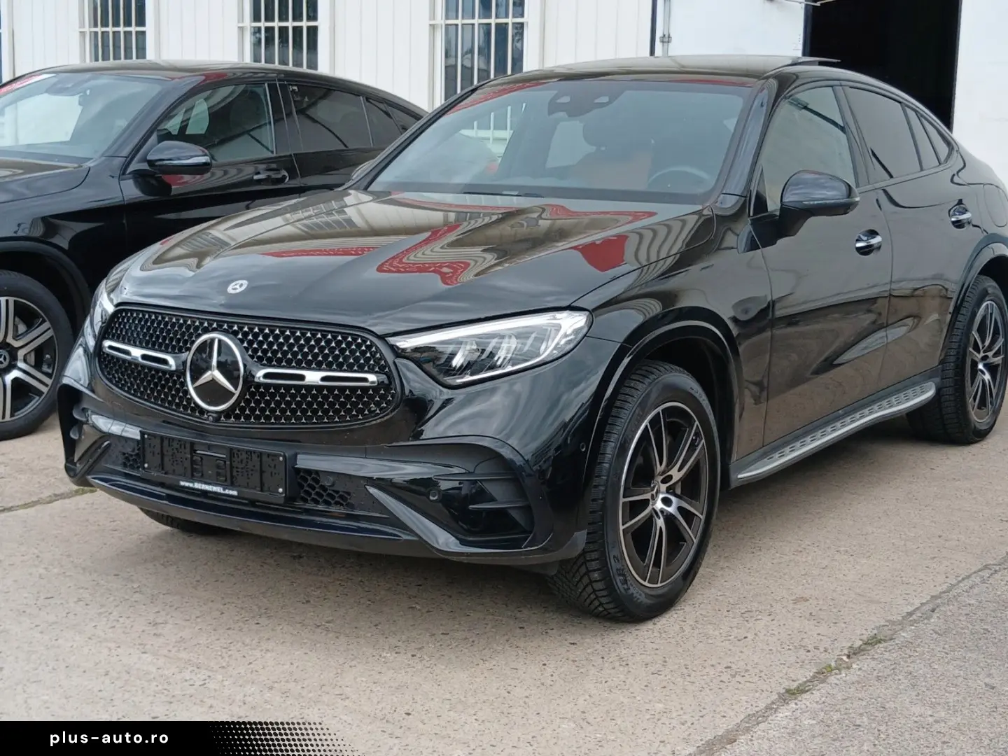 MERCEDES-BENZ GLC300e AMG Coupe 4M_360_KeylessGo_Burmester_