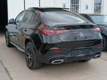 MERCEDES-BENZ GLC300e AMG Coupe 4M_360_KeylessGo_Burmester_