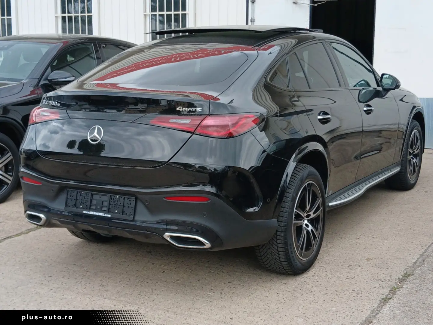 MERCEDES-BENZ GLC300e AMG Coupe 4M_360_KeylessGo_Burmester_