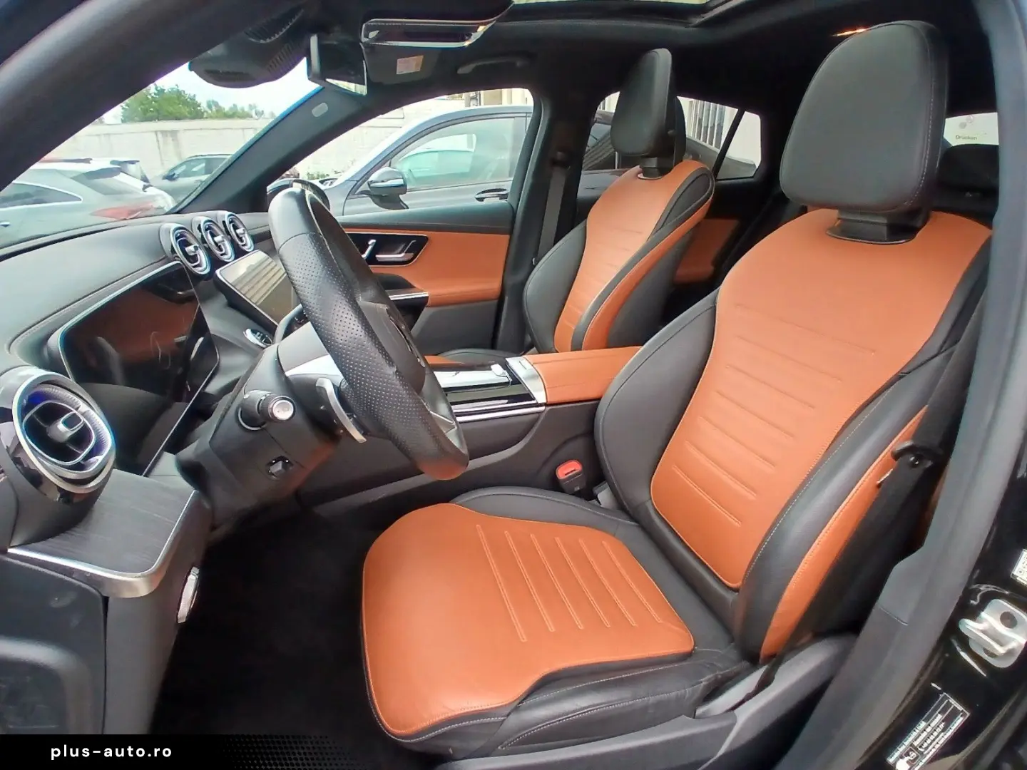 MERCEDES-BENZ GLC300e AMG Coupe 4M_360_KeylessGo_Burmester_