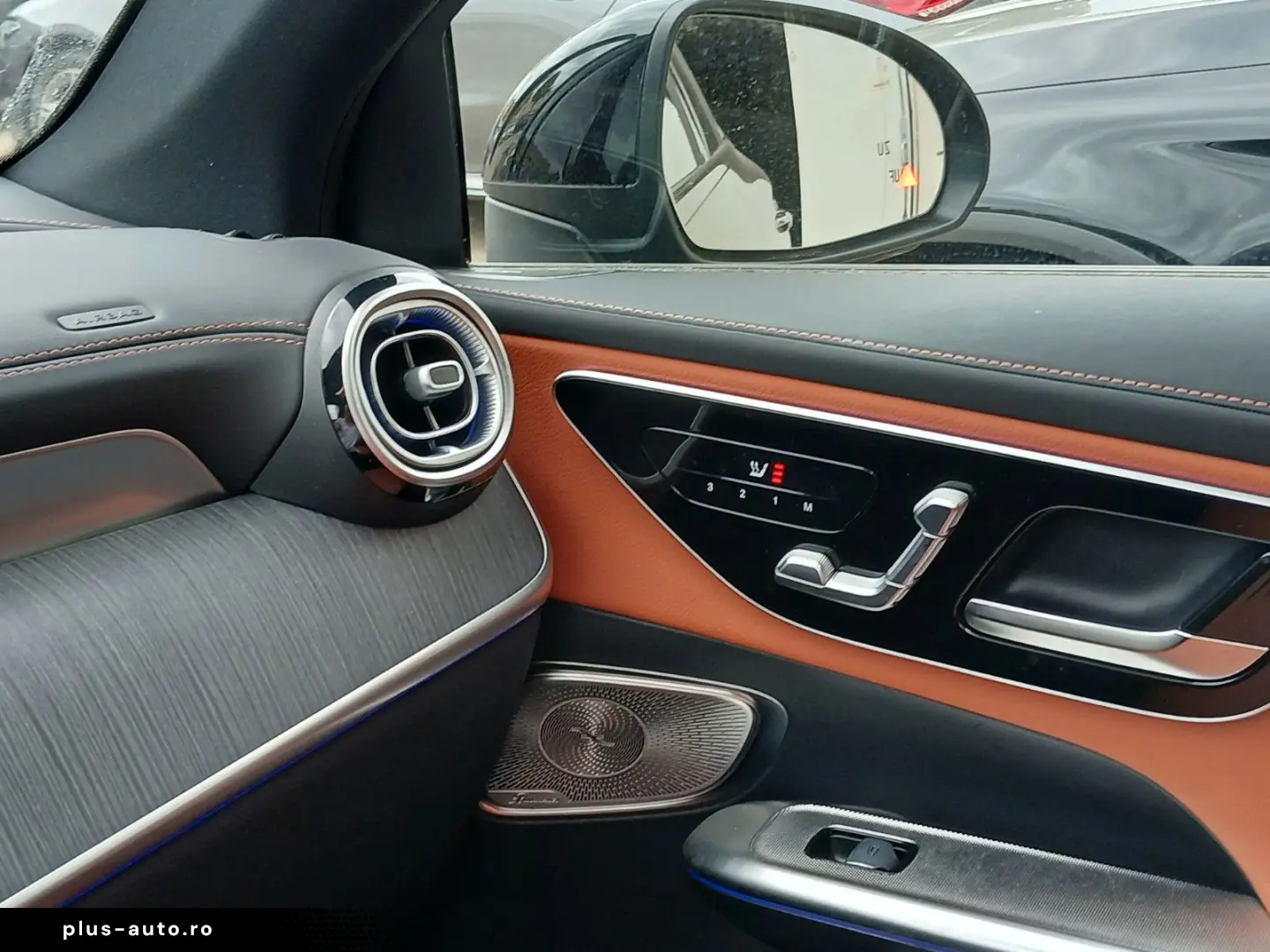 MERCEDES-BENZ GLC300e AMG Coupe 4M_360_KeylessGo_Burmester_