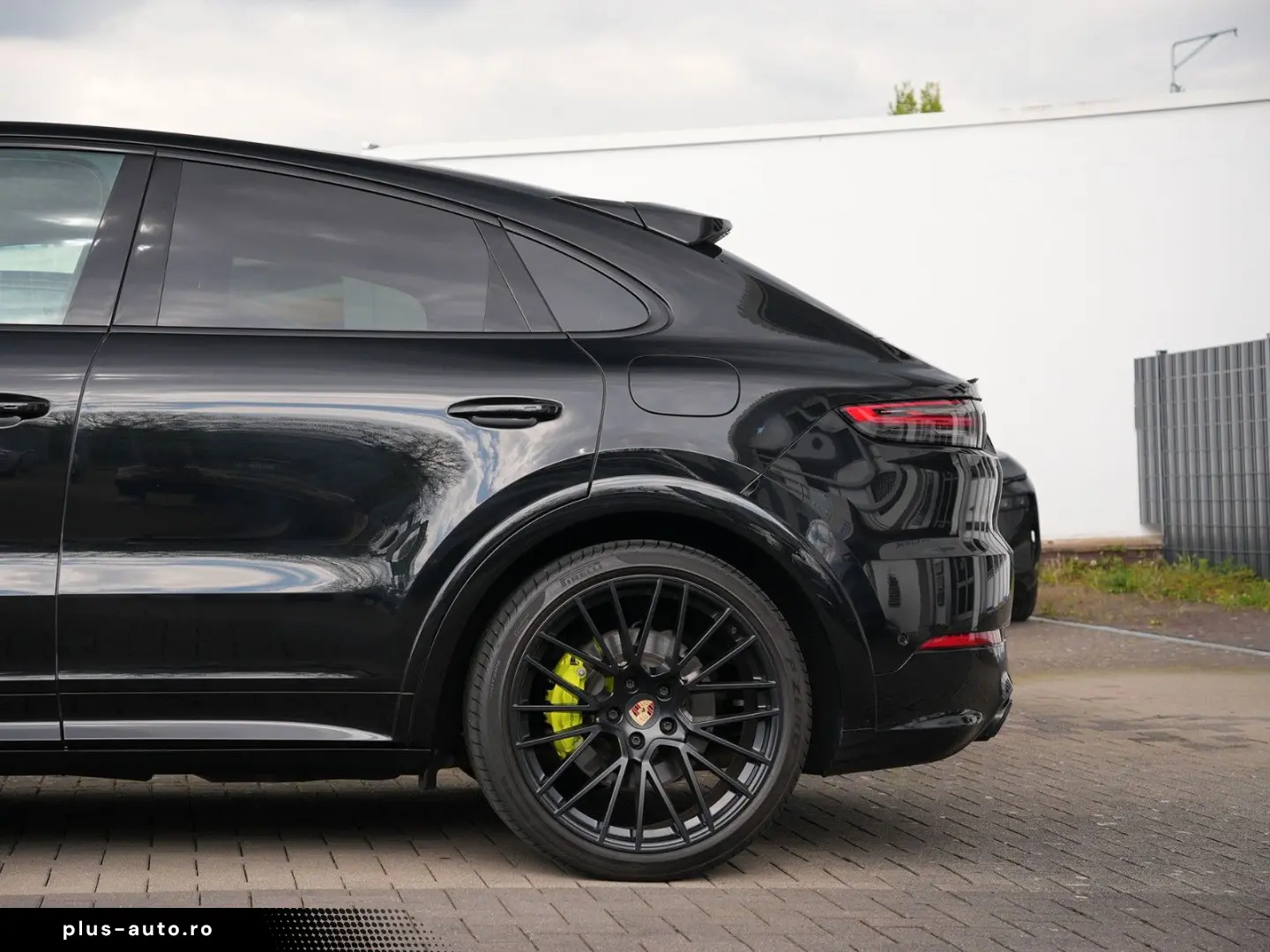 PORSCHE E-Hybrid Coupé PLATINUM-SPORTDESIGN-ACC-AHK-VOLL