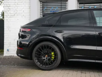 PORSCHE E-Hybrid Coupé PLATINUM-SPORTDESIGN-ACC-AHK-VOLL